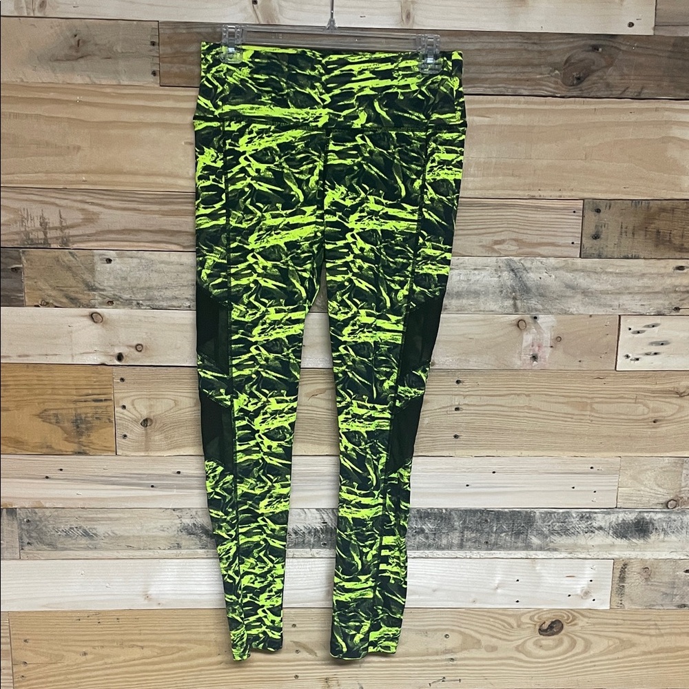 Neon Yellow and Black size L/XL Cropped Leggings